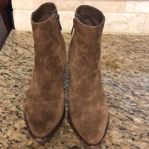 Camel Brown suede boots